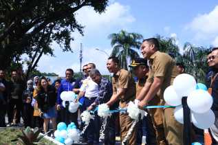 Sekda Resmikan Taman Senyum yang Dibangun Awal Bros