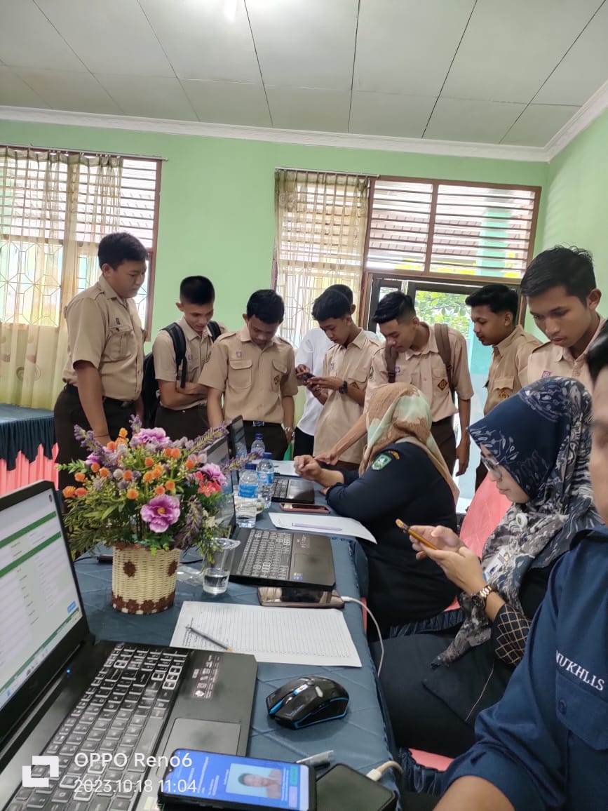 Siswa SMAN 3 Bengkalis Kini Telah Aktivasi KTP Digital