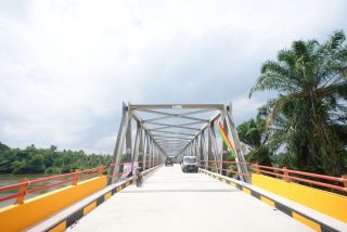 Sekdaprov Riau SF Hariyanto Resmikan Jembatan Limau Manis di Kampar