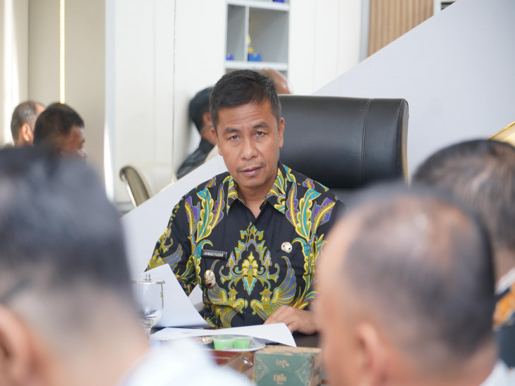 Warga Senama Nenek Digotong Saat Meninggal, Bupati Kampar Turut Berdukacita dan Evaluasi Penggunaan Ambulan