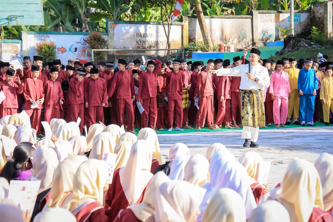 Pemko Pekanbaru Gencarkan Edukasi HIV/AIDS di SMP Lewat Program KPA Goes to School