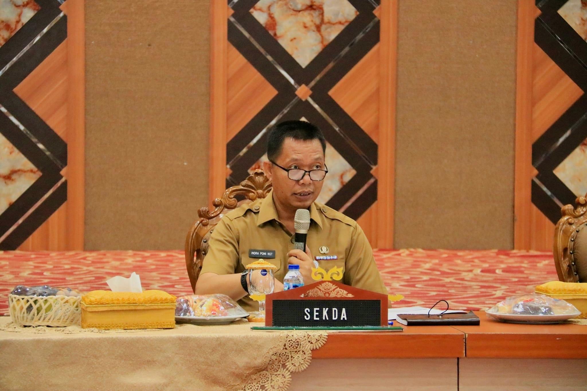 Pejabat Pemko Pekanbaru Gunakan Pakaian Adat di HUT ke-78 RI