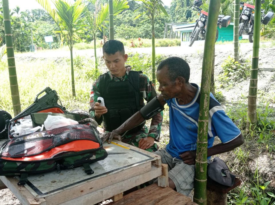 Jaga Kemanunggalan TNI-Rakyat, Satgas Pamtas Yonif 132/BS Lakukan Anjangsana