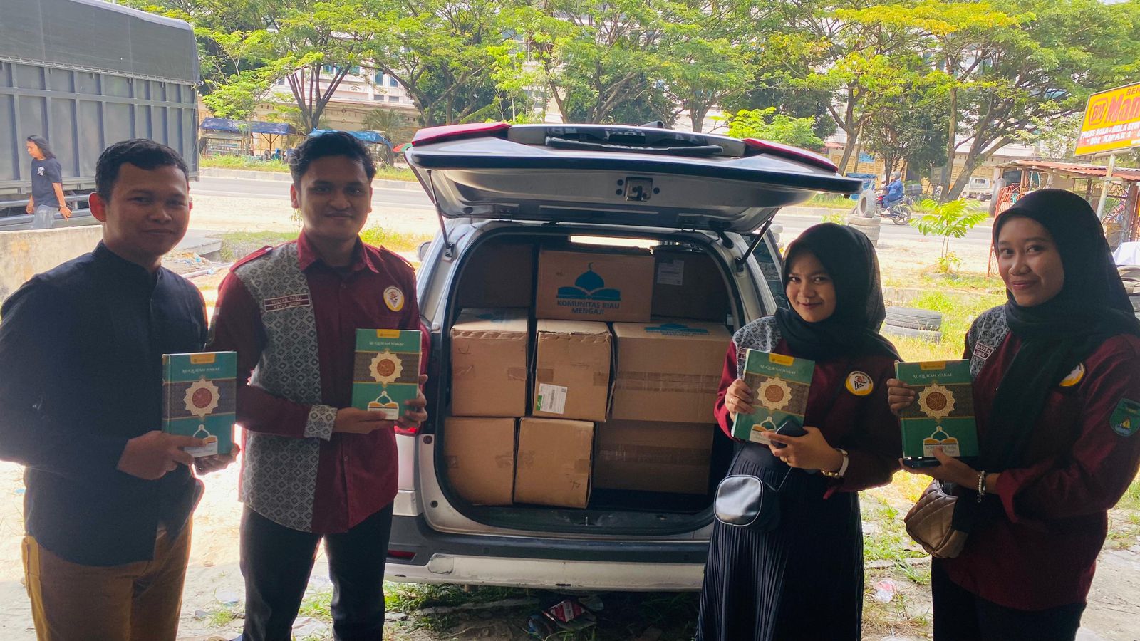 Ikatan Mahasiswa Kota Dumai Pekanbaru (IMKDP) Terima 1000 Al-Quran Untuk Masyarakat Kota Dumai.