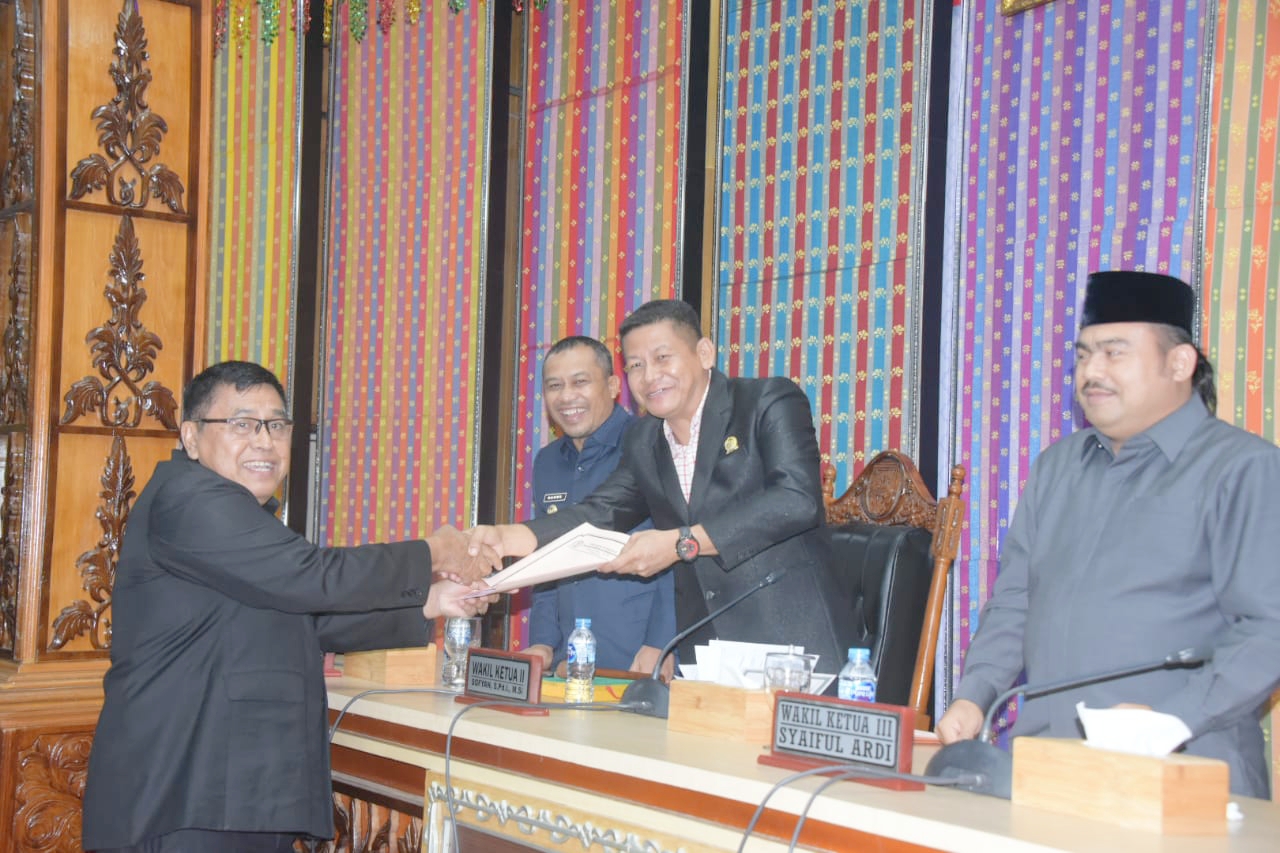 Bupati Bengkalis Hadiri Rapat Paripurna Pandangan Umum Fraksi Terhadap Ranperda APBD T.A 2024