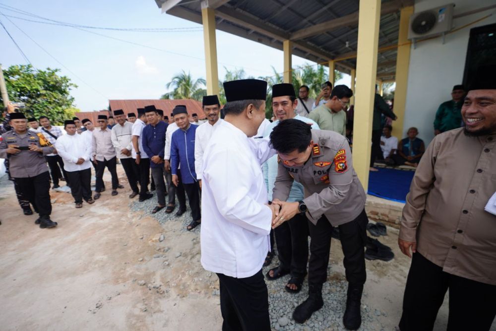 Safari Ramadan ke Bengkalis, Warga Desa Muara Basung Antusias Sambut Kehadiran Plt Gubernur Riau