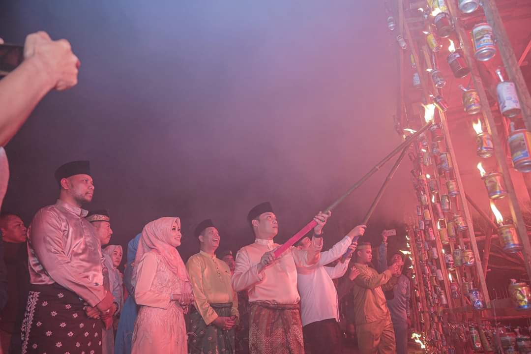 Pj Walikota Pekanbaru Buka Festival Lampu Colok Kota